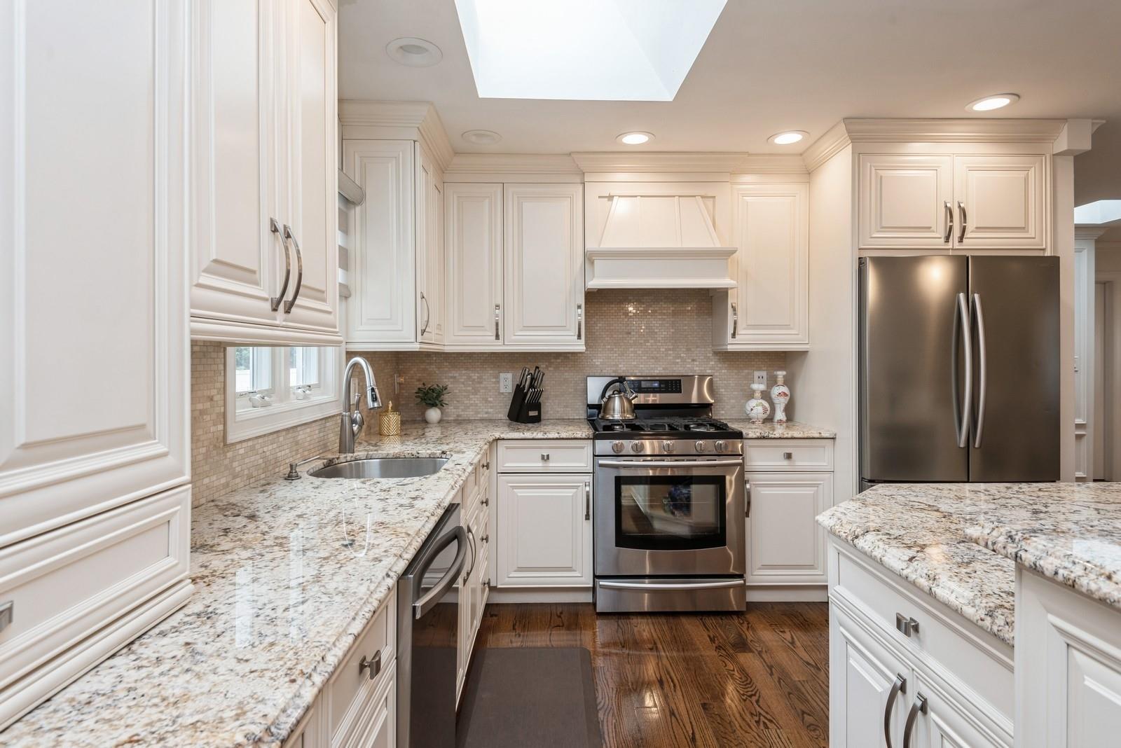 14 Waterview Avenue, Massapequa, New York image 9