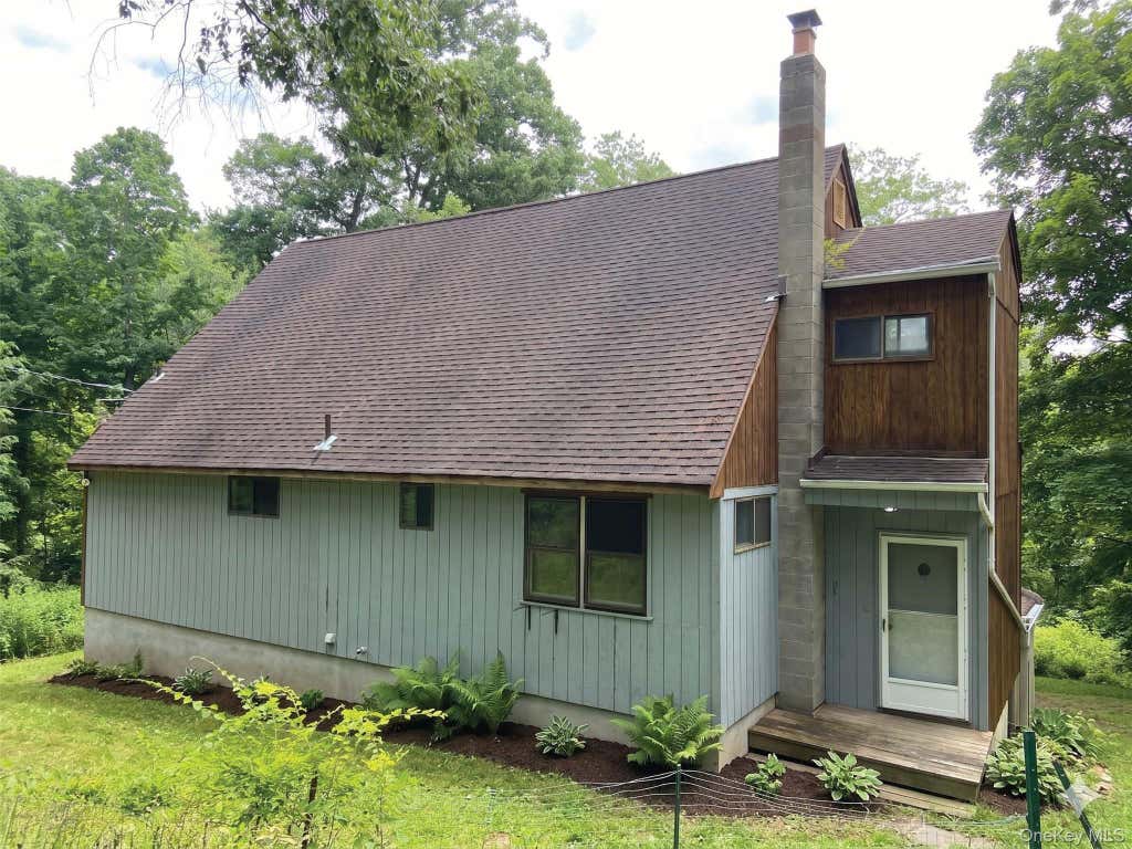 Photo of 14 W Main Street, Goldens Bridge, NY 10526 (MLS # 953662)