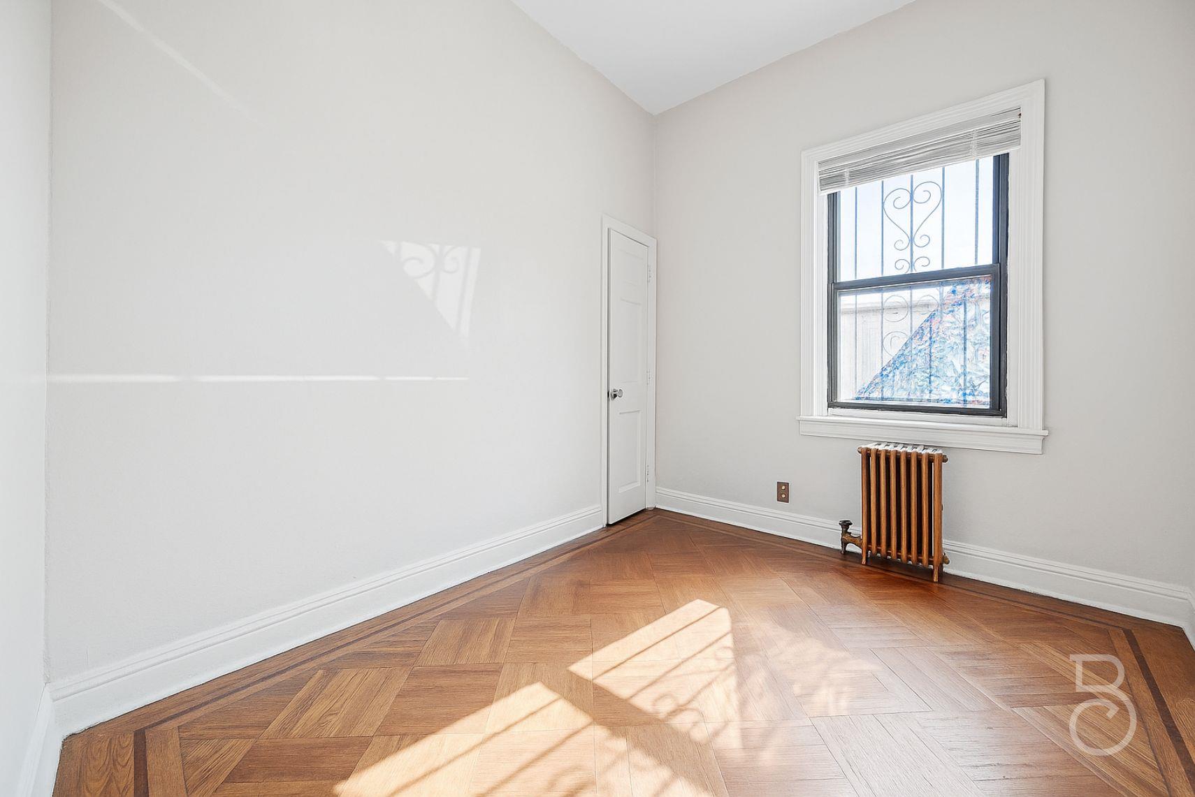 36-13 SW 10th Street, Astoria, New York image 2