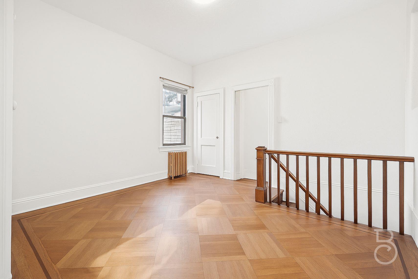 10th Street, Astoria, Queens, NY - 4 Bedrooms  
2 Bathrooms  
7 Rooms - 