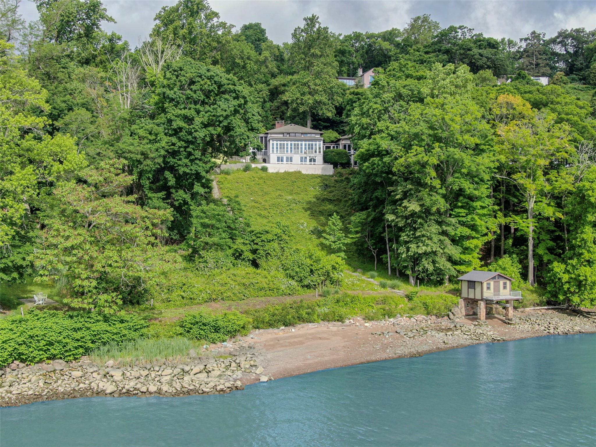 99 Corbett Lane, Palisades, New York image 1