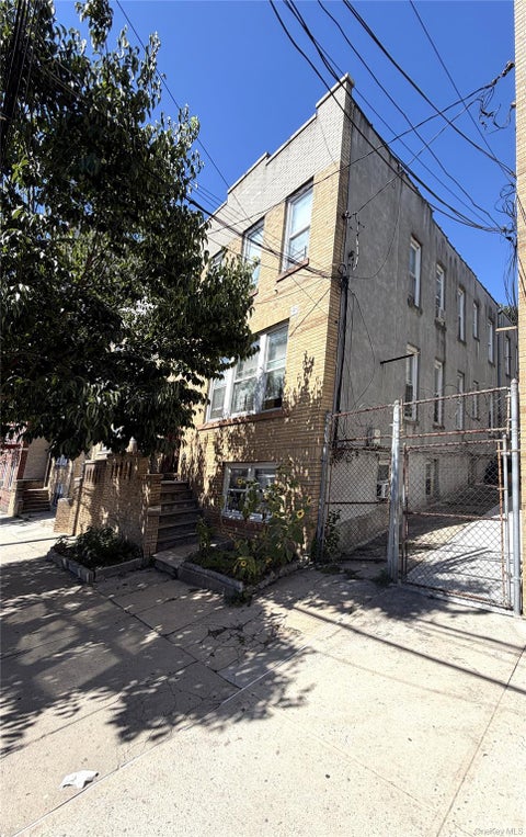 Multifamily For Sale - 719 E 242nd Street<br/> Bronx, NY 10470