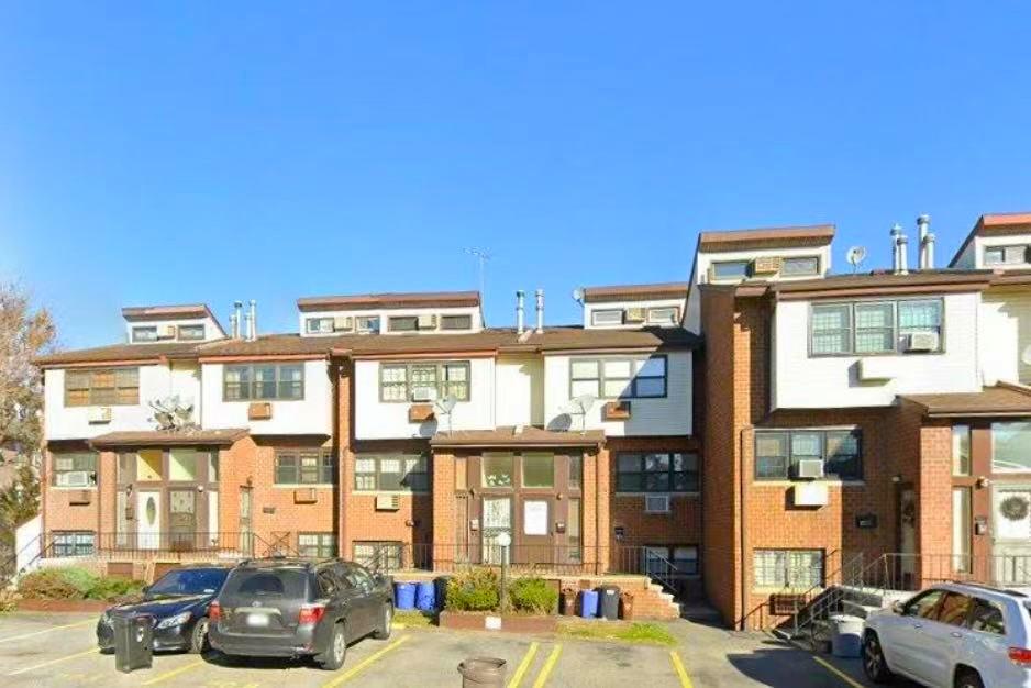 Property for Sale at Cove Court 90A, College Point, Queens, NY - Bedrooms: 3 
Bathrooms: 3 
Rooms: 7  - $738,000