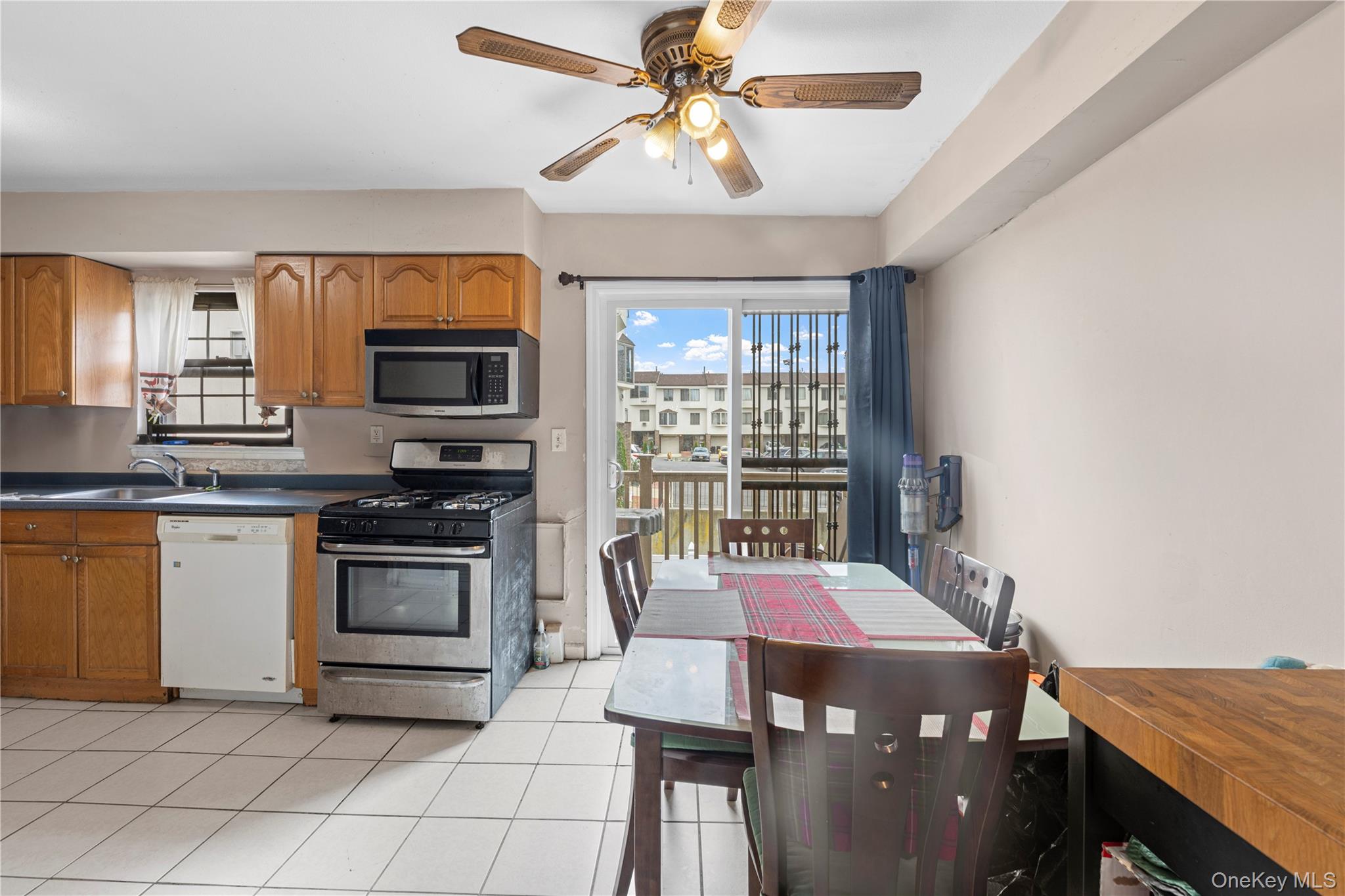 120-15 Cove Court 90A