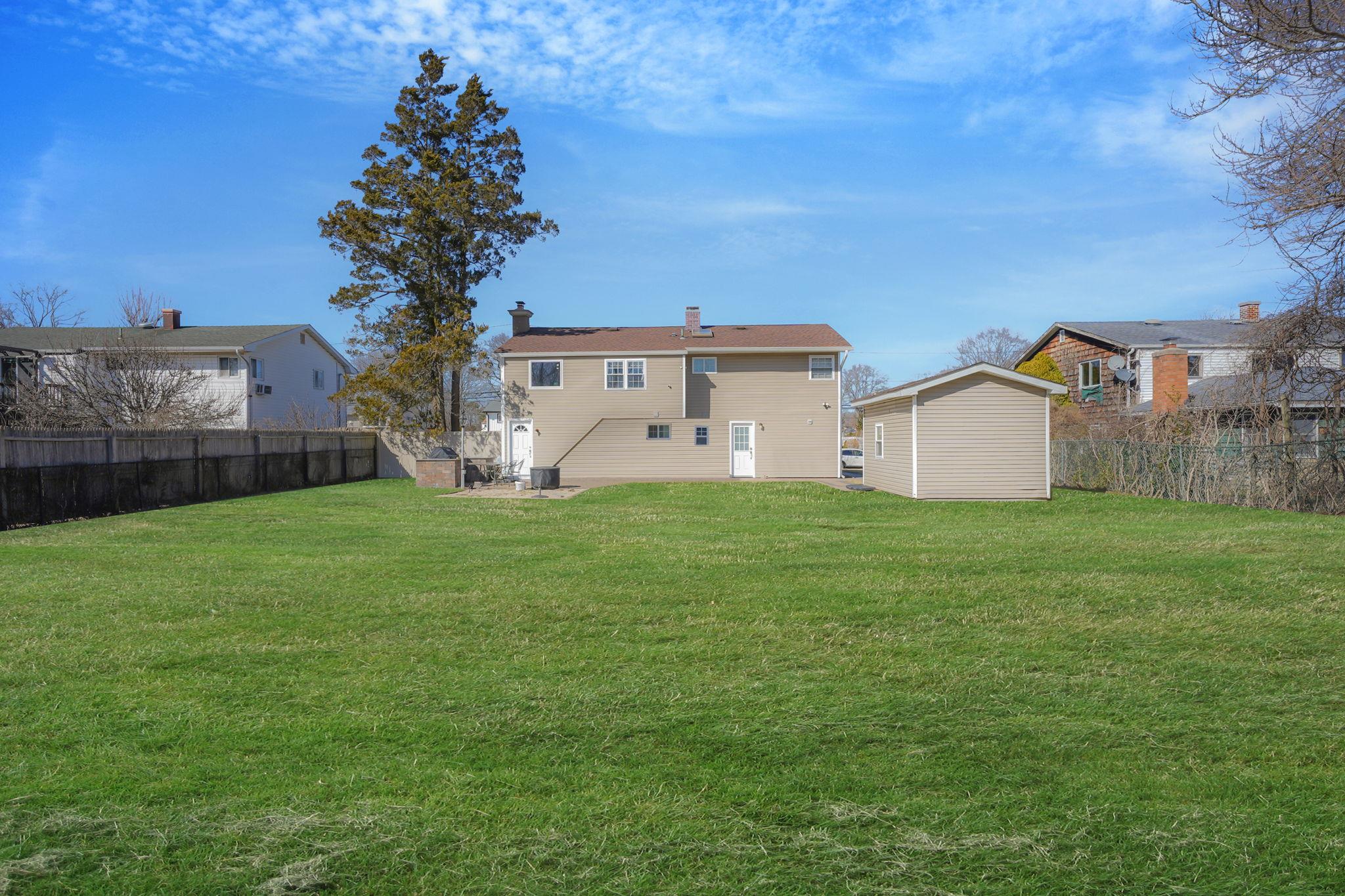 154 W Plum Street, Islip, New York image 27