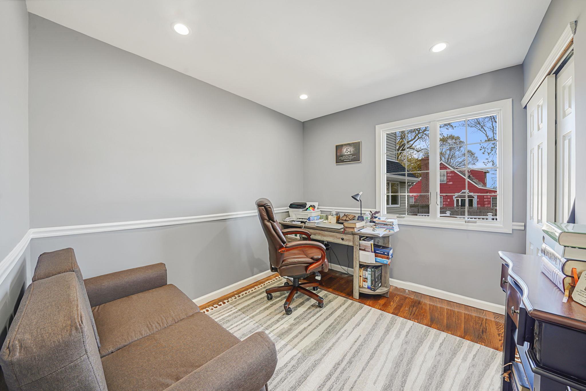 154 W Plum Street, Islip, New York image 11