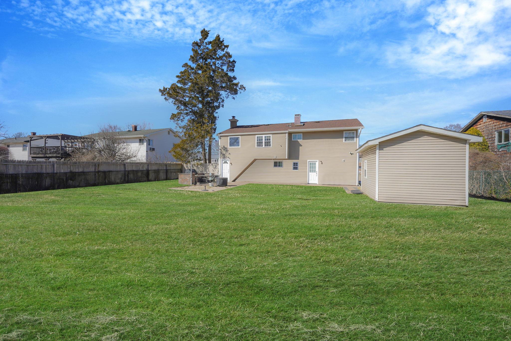 154 W Plum Street, Islip, New York image 26