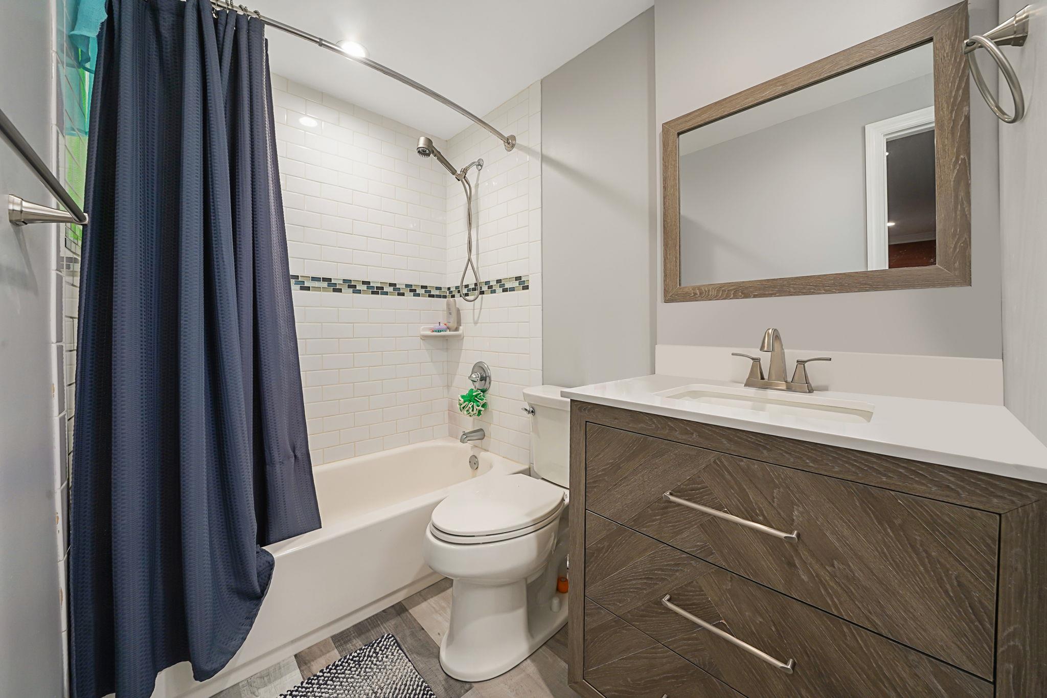 154 W Plum Street, Islip, New York image 23