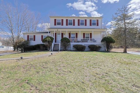 Homes For Sale - 2 Eisenhower Court<br/> Dutchess County, Hopewell Junction, NY 12533