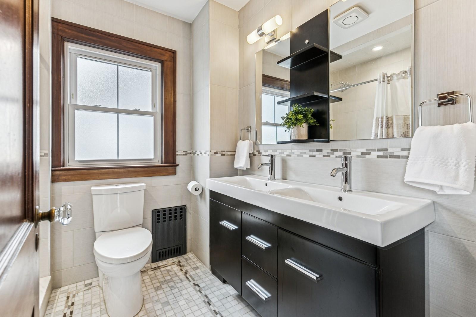 115 Wheeler Avenue, Mineola, New York image 13