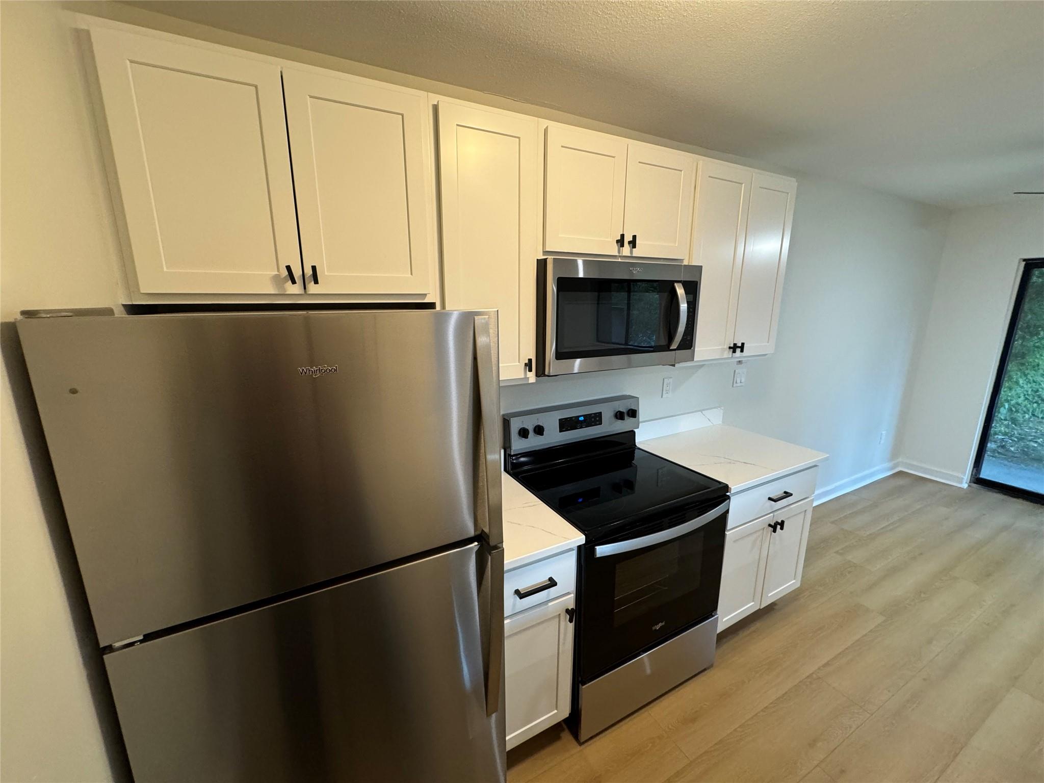 Hyde Park, New York 12538, United States, 2 Bedrooms Bedrooms, ,1 BathroomBathrooms,Residential,Active,24033