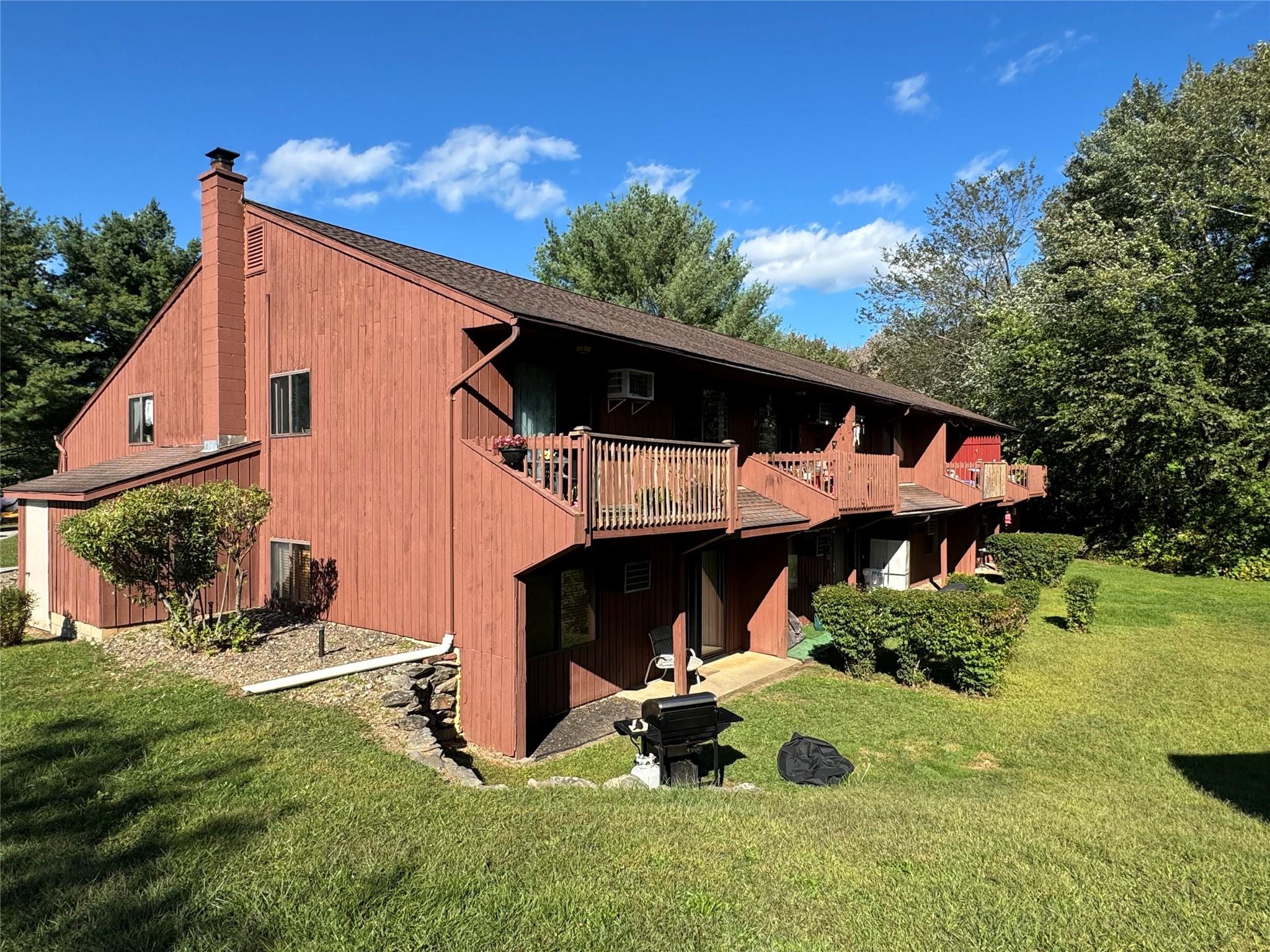 Hyde Park, New York 12538, United States, 2 Bedrooms Bedrooms, ,1 BathroomBathrooms,Residential,Active,24033