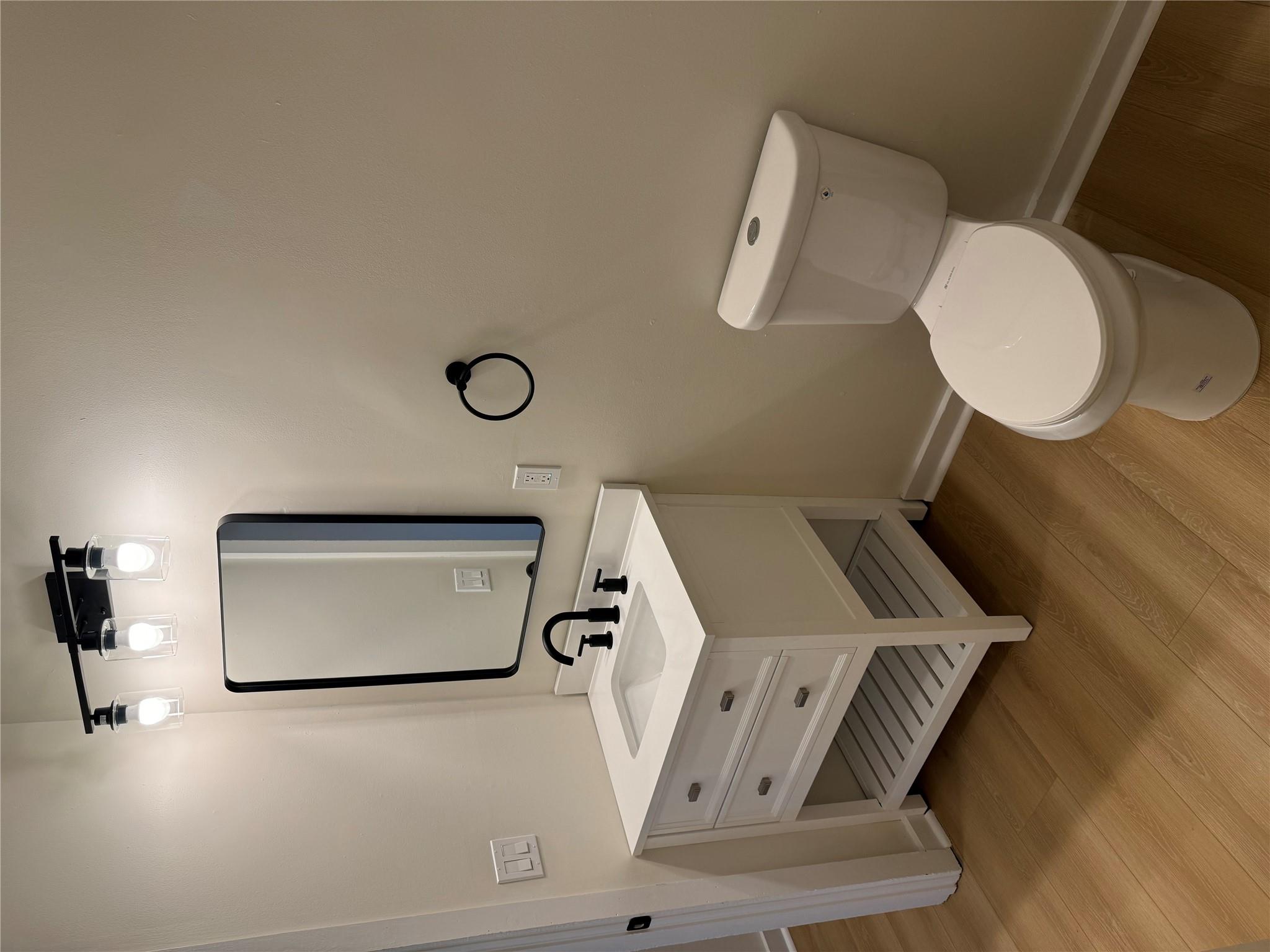 Hyde Park, New York 12538, United States, 2 Bedrooms Bedrooms, ,1 BathroomBathrooms,Residential,Active,24033