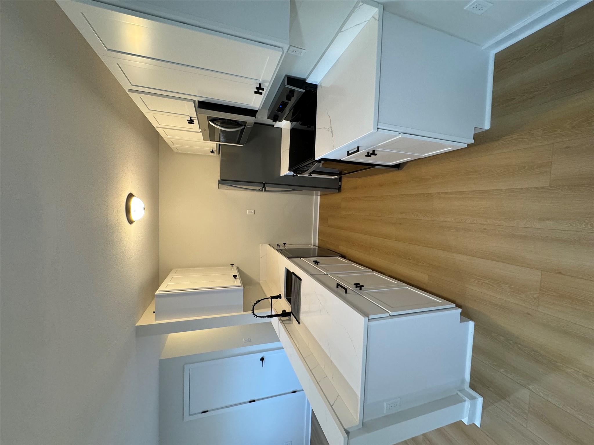 Hyde Park, New York 12538, United States, 2 Bedrooms Bedrooms, ,1 BathroomBathrooms,Residential,Active,24033