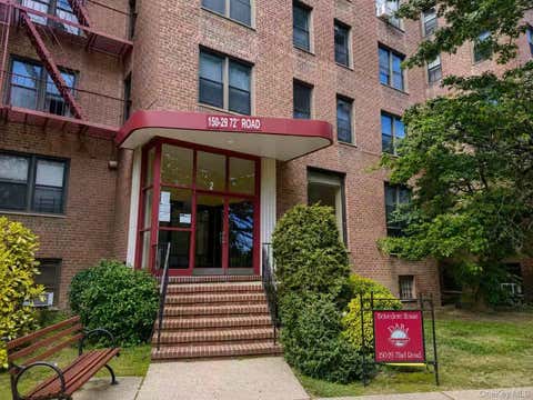 Homes For Sale - 150-11 72nd Road #6F<br/> Flushing, NY 11367