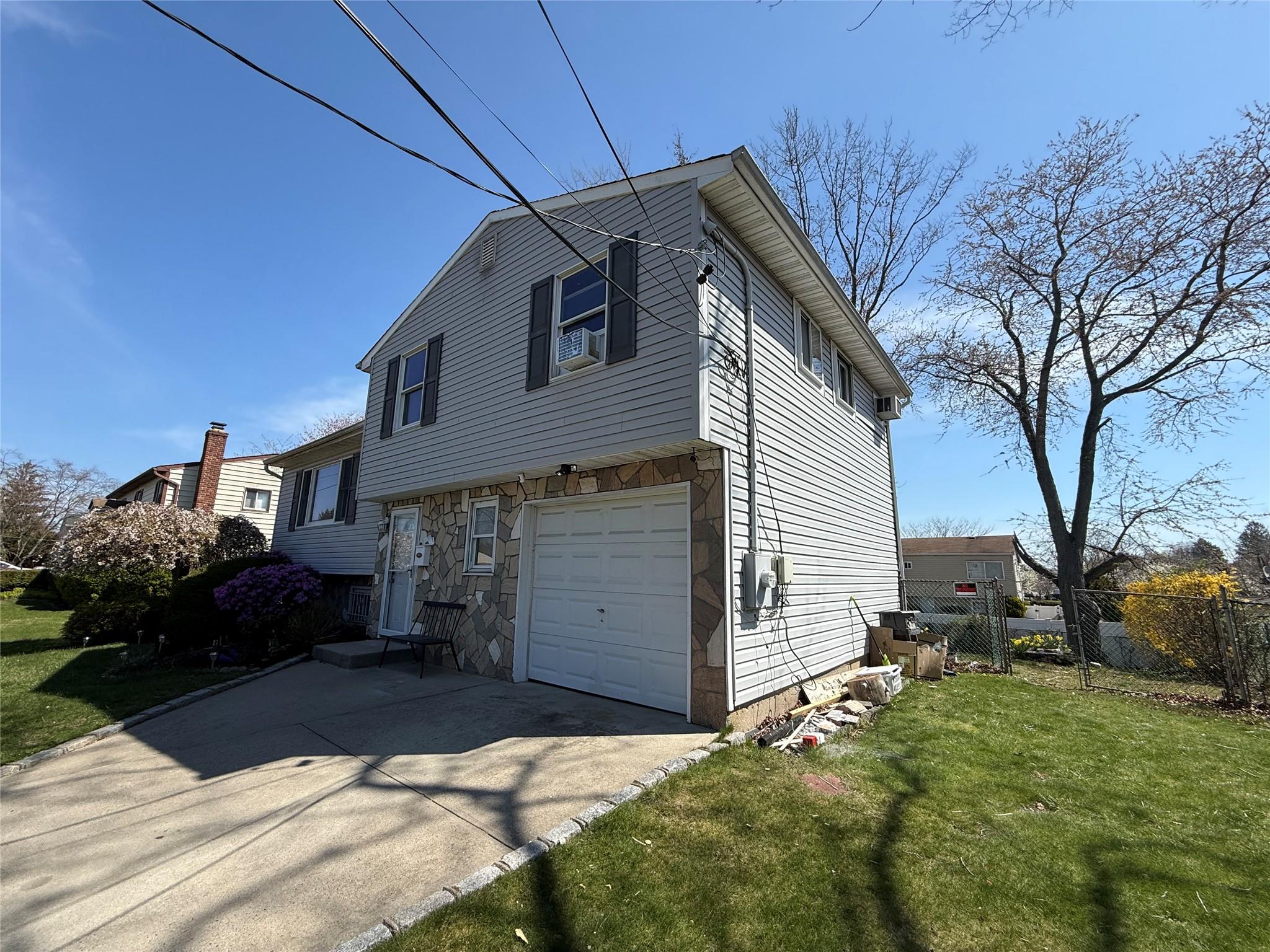 89 Claywood Drive, Brentwood, New York image 2
