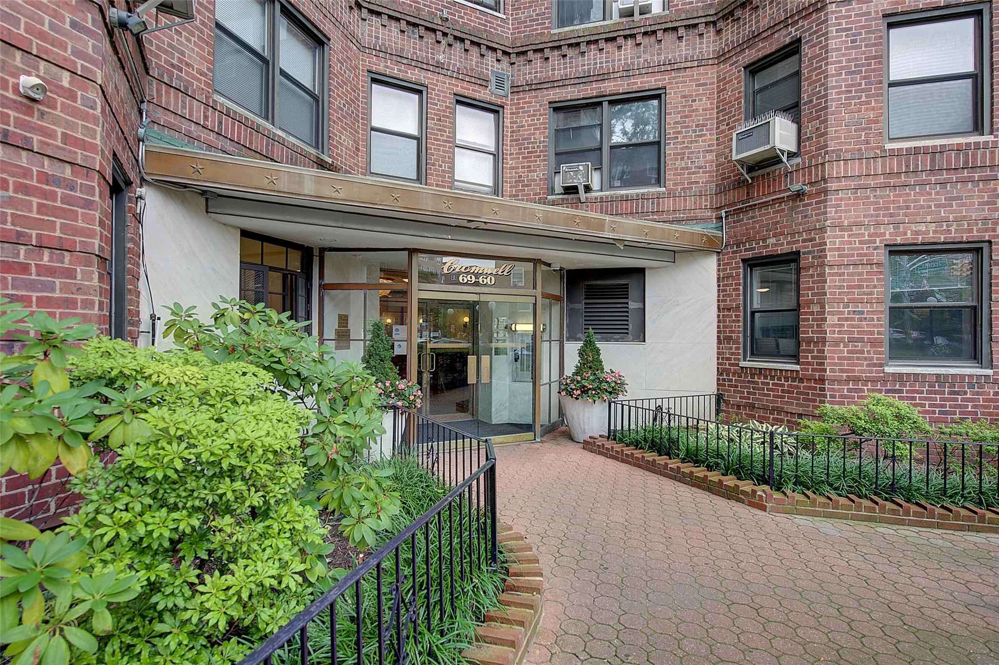 69-60 108th Street #308, Forest Hills, New York image 2