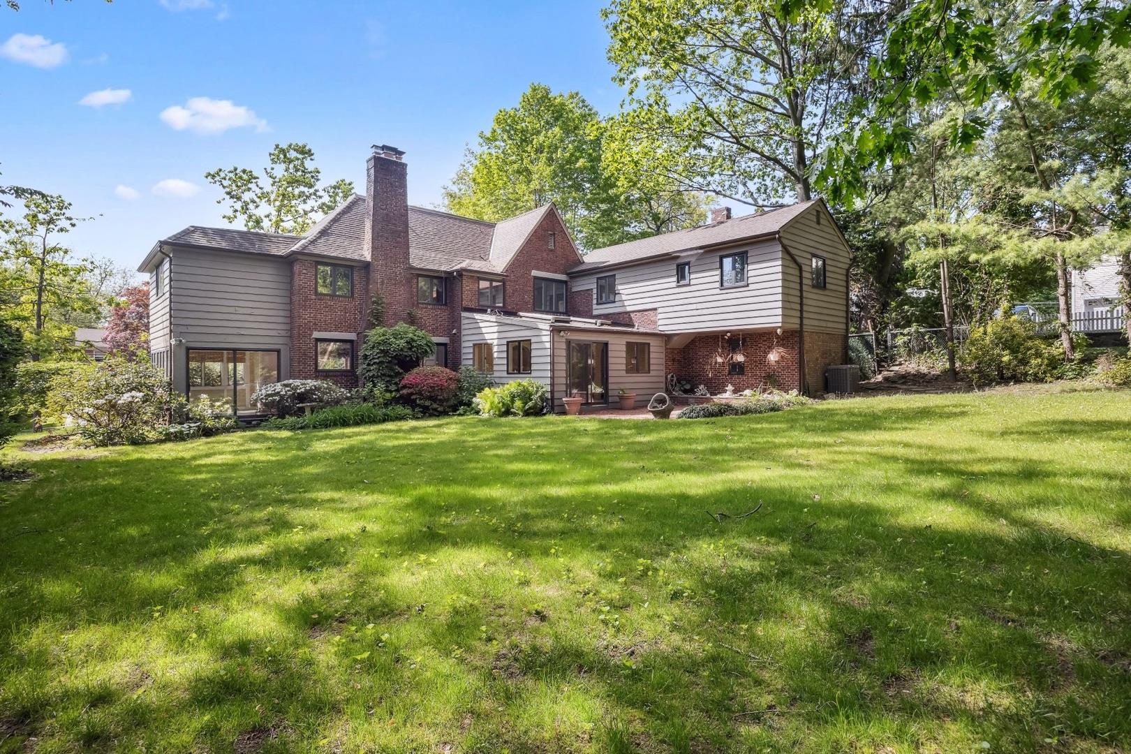 3 Buckingham Place, Great Neck, New York image 3