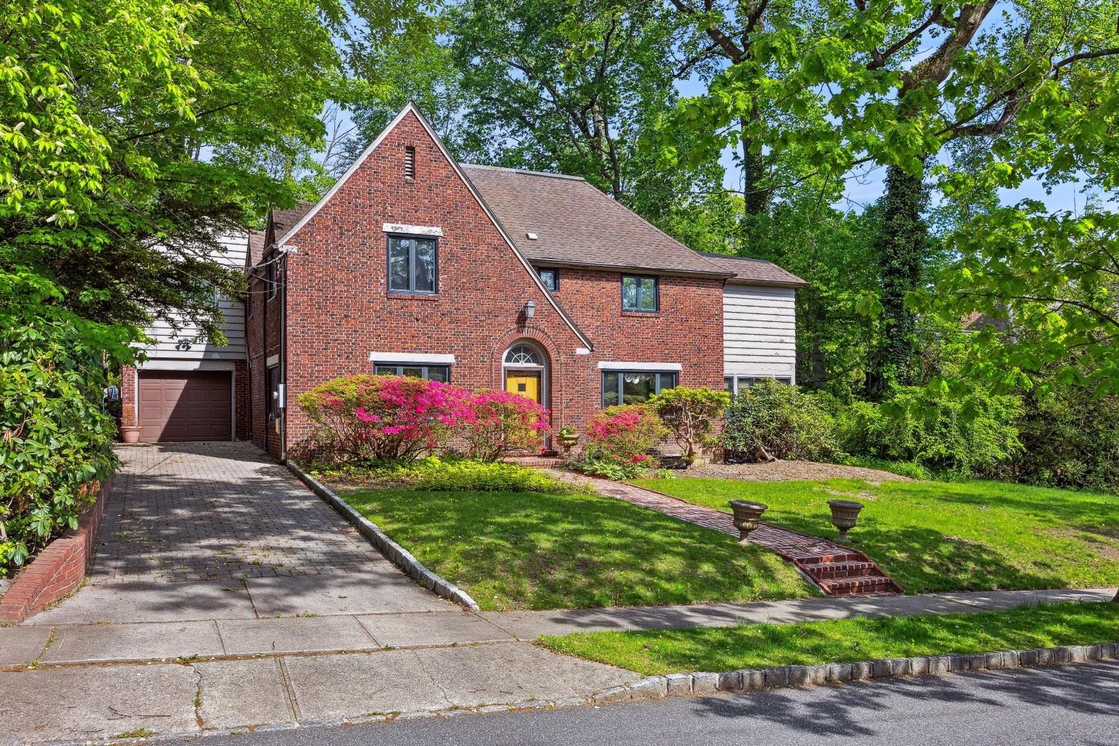 3 Buckingham Place, Great Neck, New York image 2