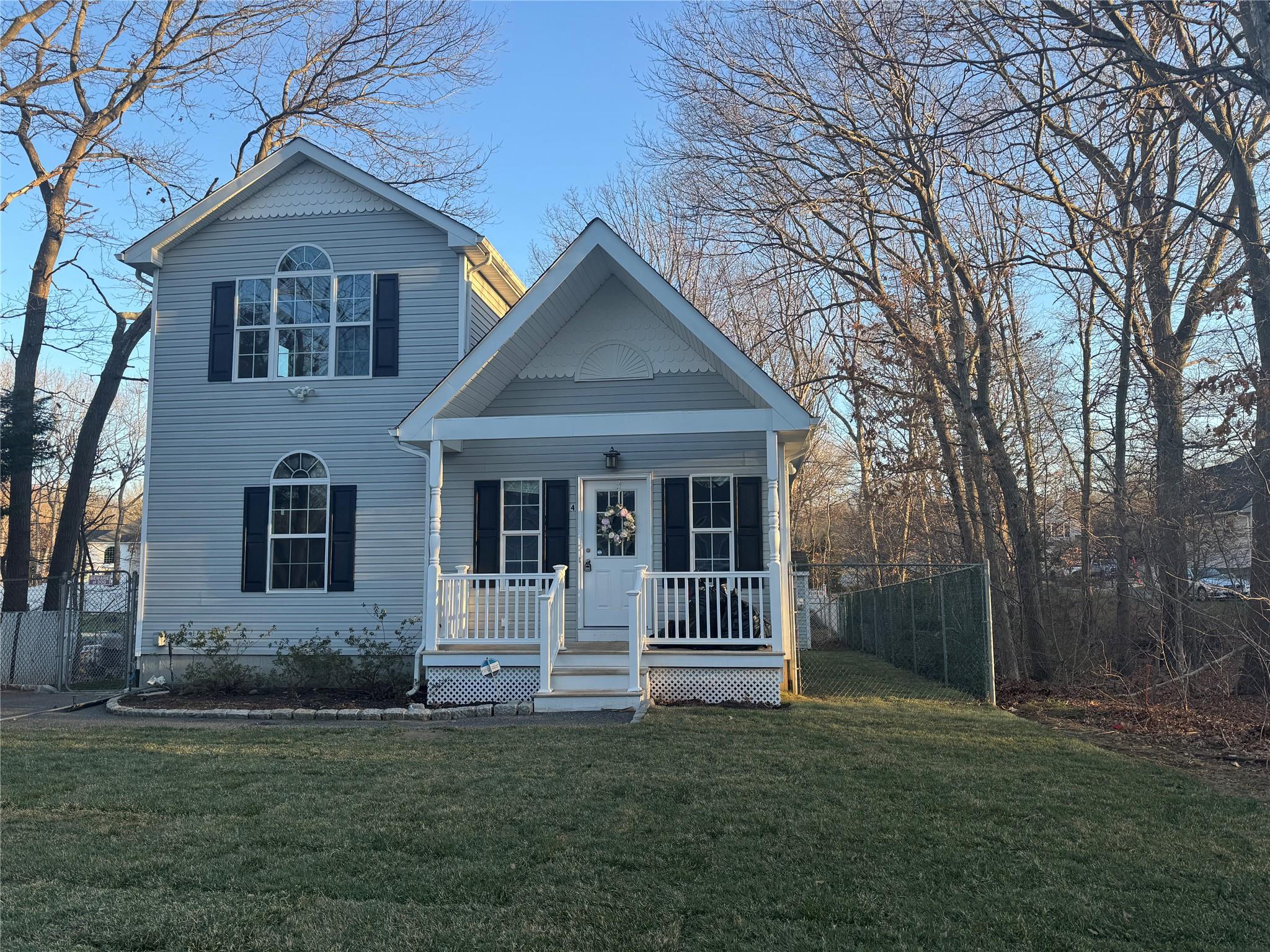 4 Phoenix Avenue, Port Jefferson Station, New York image 1