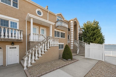 Photo of 6 Pell Place #2, Bronx, NY 10464 (MLS # 1046985)