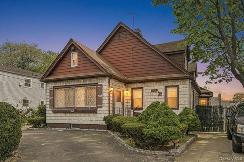 Homes For Sale - 1033 N Fletcher Avenue<br/> Valley Stream, NY 11580