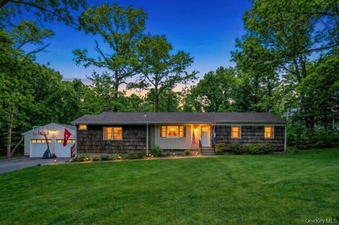 34 Giant Oak Road Ridge NY 11961