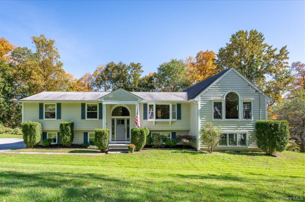 Photo of 611 Birdsall Drive, Yorktown Heights, NY 10598 (MLS # 1052174)
