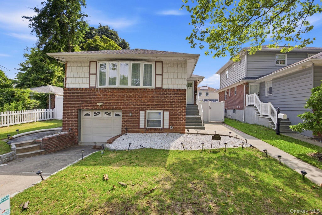 Photo of 2811 Clearview Expressway, Bayside, NY 11360 (MLS # 1026209)