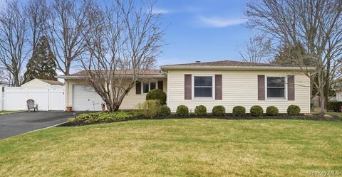 19 All Points Terrace Holbrook NY 11741