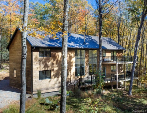 Photo of 60 Cross Patch Road, Willow, NY 12495 (MLS # 1062976)