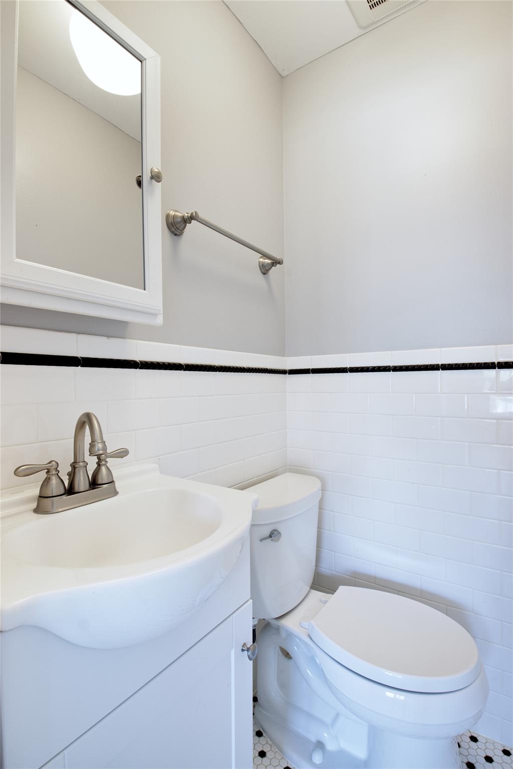 29 Sydney Avenue, Malverne, New York image 15