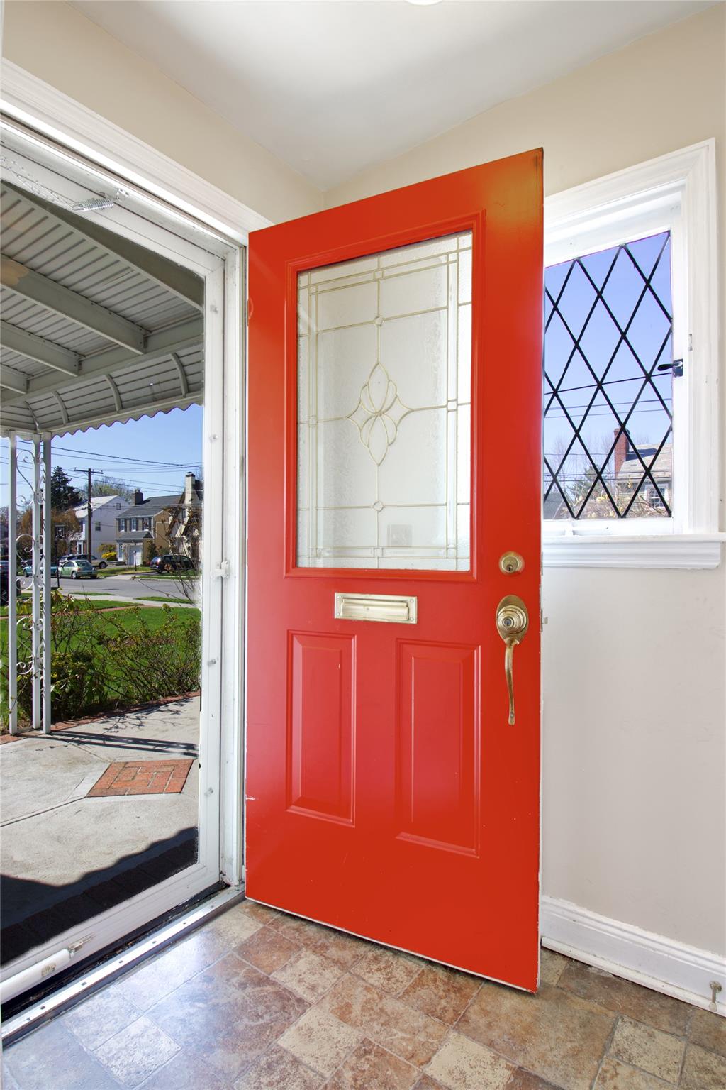29 Sydney Avenue, Malverne, New York image 3