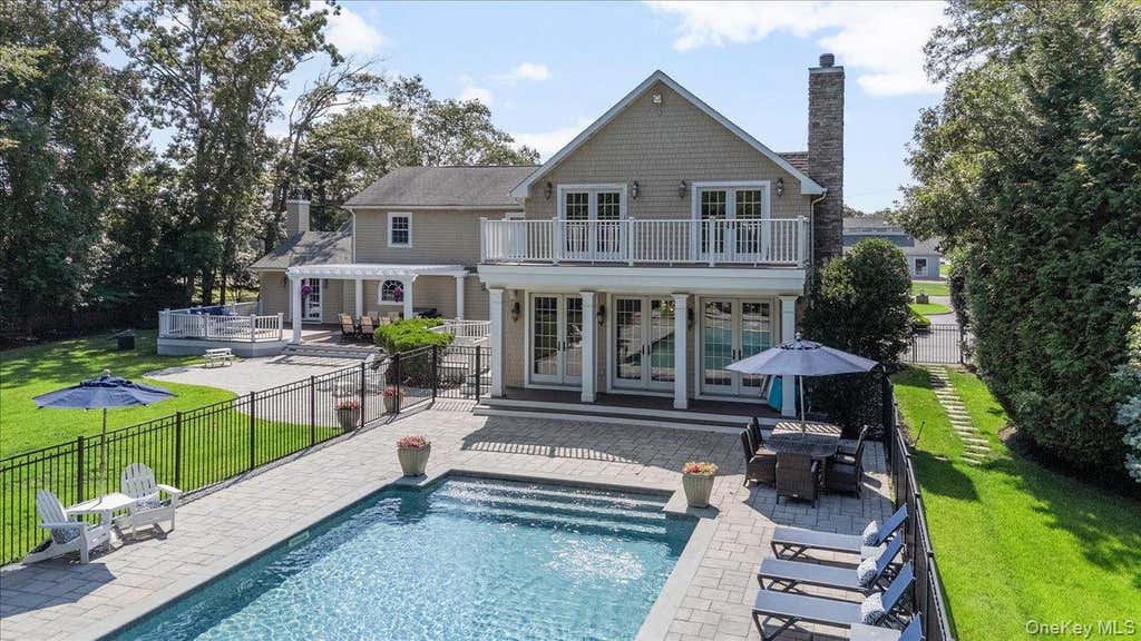 Photo of 7 The Keel, East Islip, NY 11730 (MLS # 1040562)