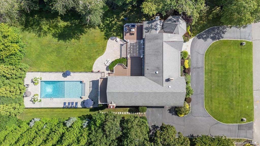 Photo of 7 The Keel, East Islip, NY 11730 (MLS # 1040562)