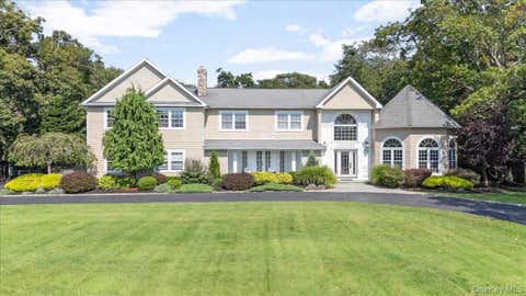 Homes For Sale - 7 The Keel<br/> East Islip, NY 11730