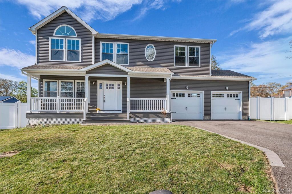 Photo of Ronkonkoma, NY 11779 (MLS # 989967)