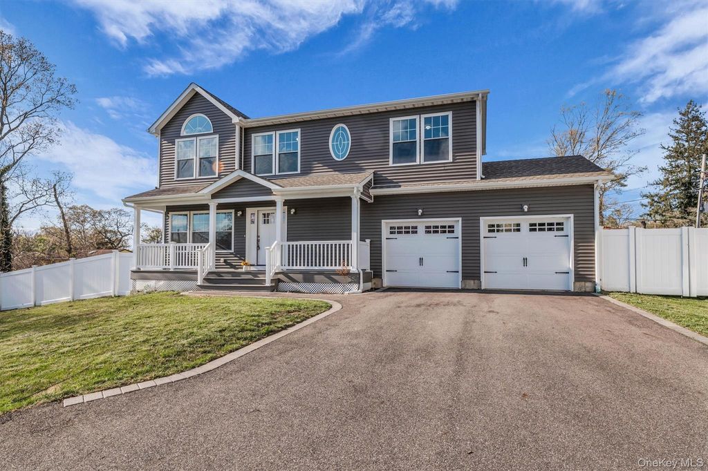 Photo of Ronkonkoma, NY 11779 (MLS # 989967)