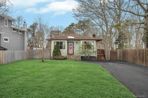 Homes For Sale - 427 Helene Avenue<br/> Shirley, NY 11967