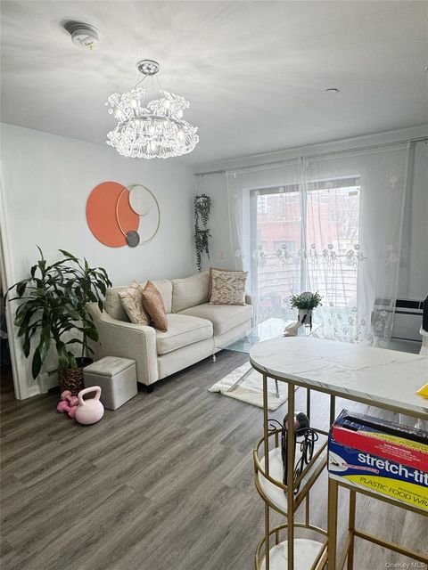 Photo of 13249 41st Road #5B, Flushing, NY 11355 (MLS # 968098)