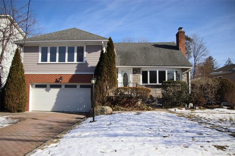 Homes For Sale - 808 Wolfs Lane<br/> Pelham, NY 10803