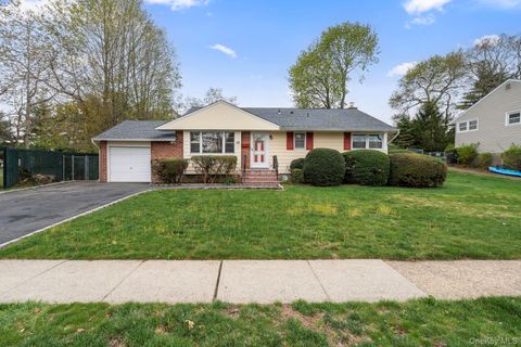 Photo of 38 Miller Boulevard, Syosset, NY 11791 (MLS # 989639)