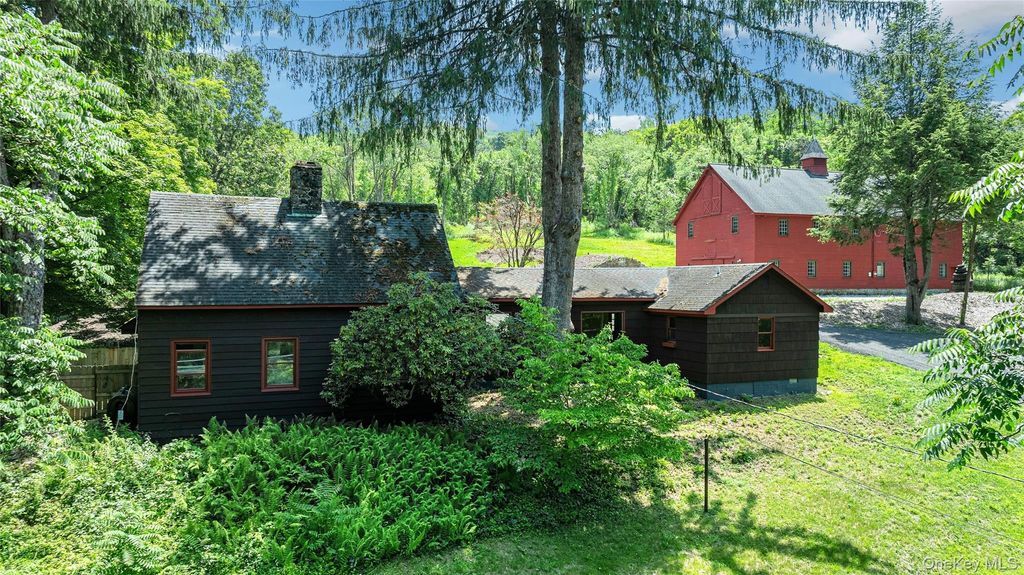 Photo of 490 Peekskill Hollow Road, Putnam Valley, NY 10579 (MLS # 1024757)
