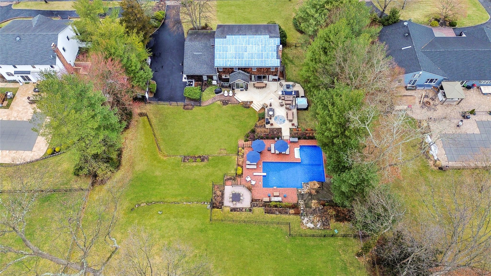 9 Suncrest Drive, Dix Hills, New York image 36