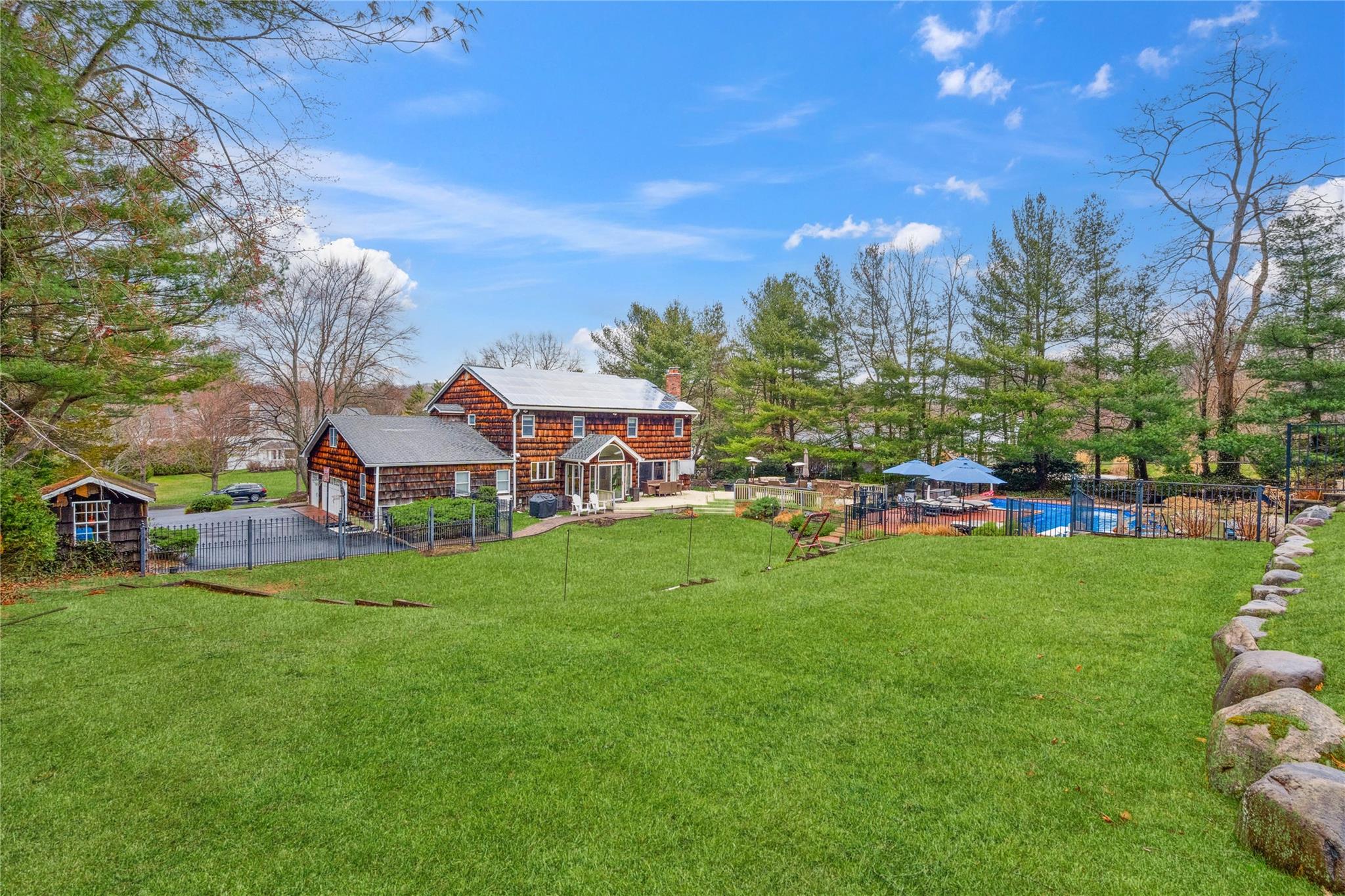 9 Suncrest Drive, Dix Hills, New York image 35