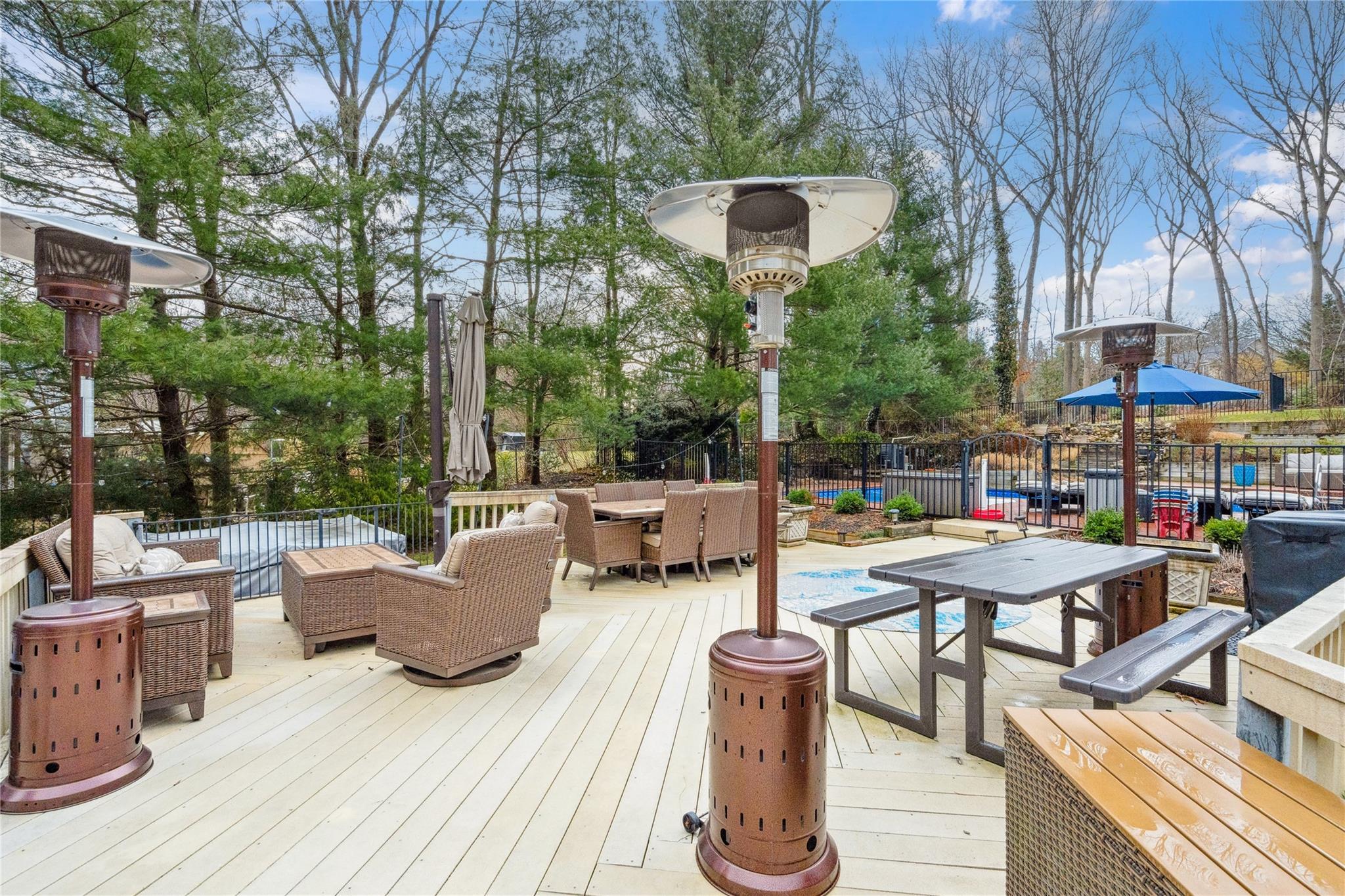 9 Suncrest Drive, Dix Hills, New York image 29