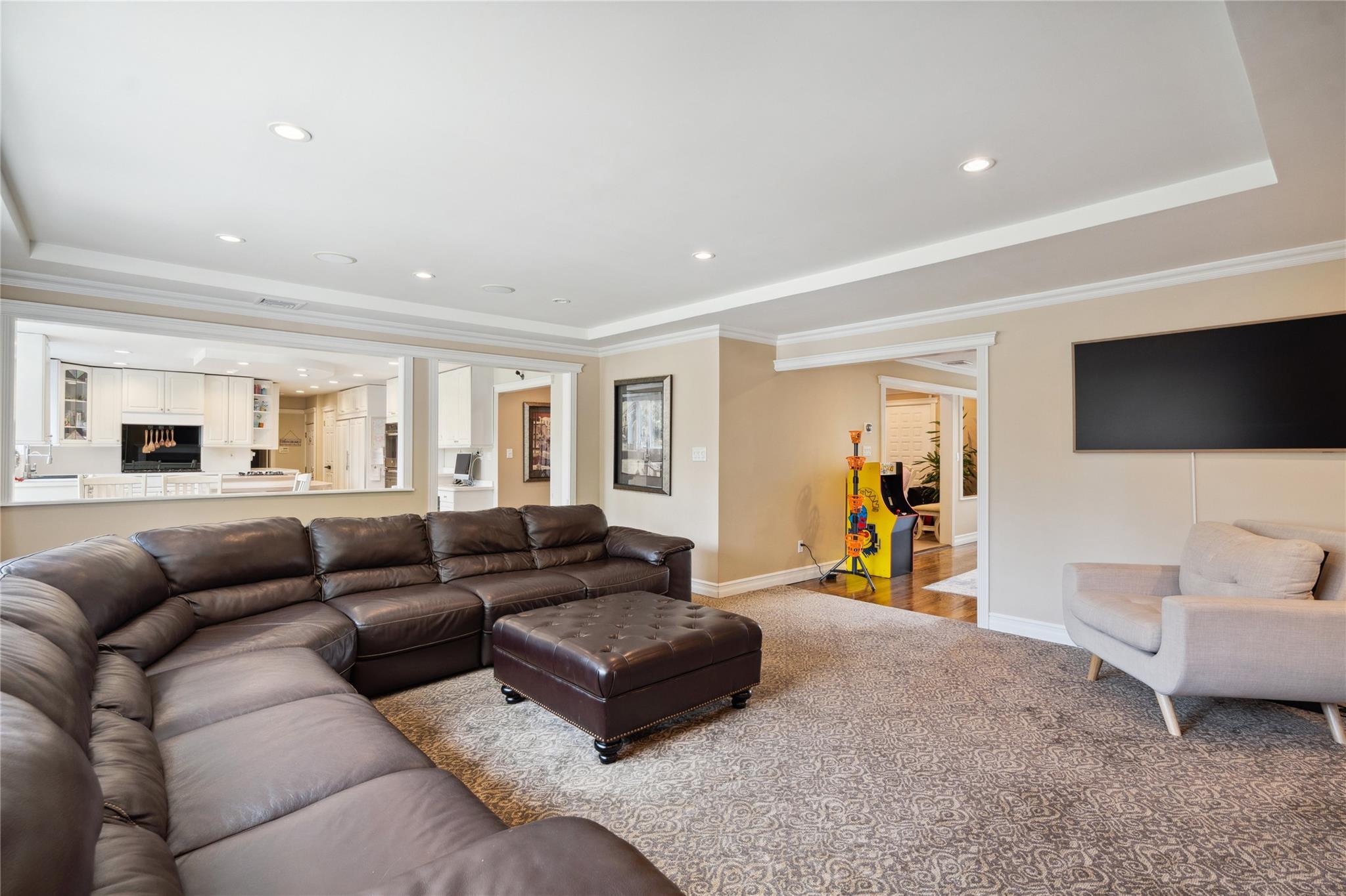9 Suncrest Drive, Dix Hills, New York image 6
