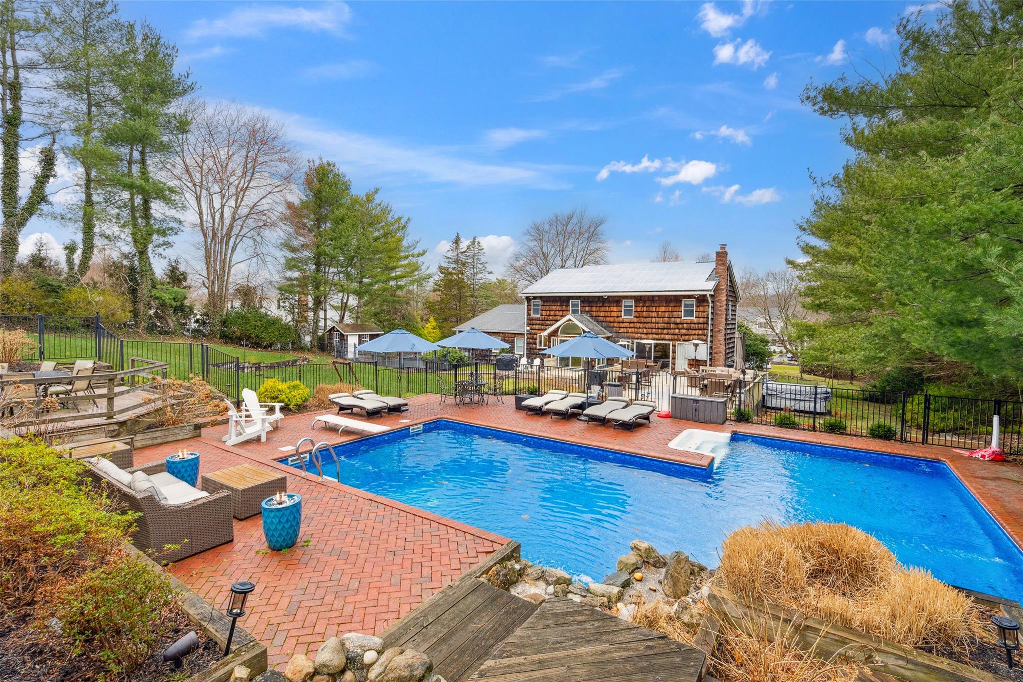 9 Suncrest Drive, Dix Hills, New York image 31