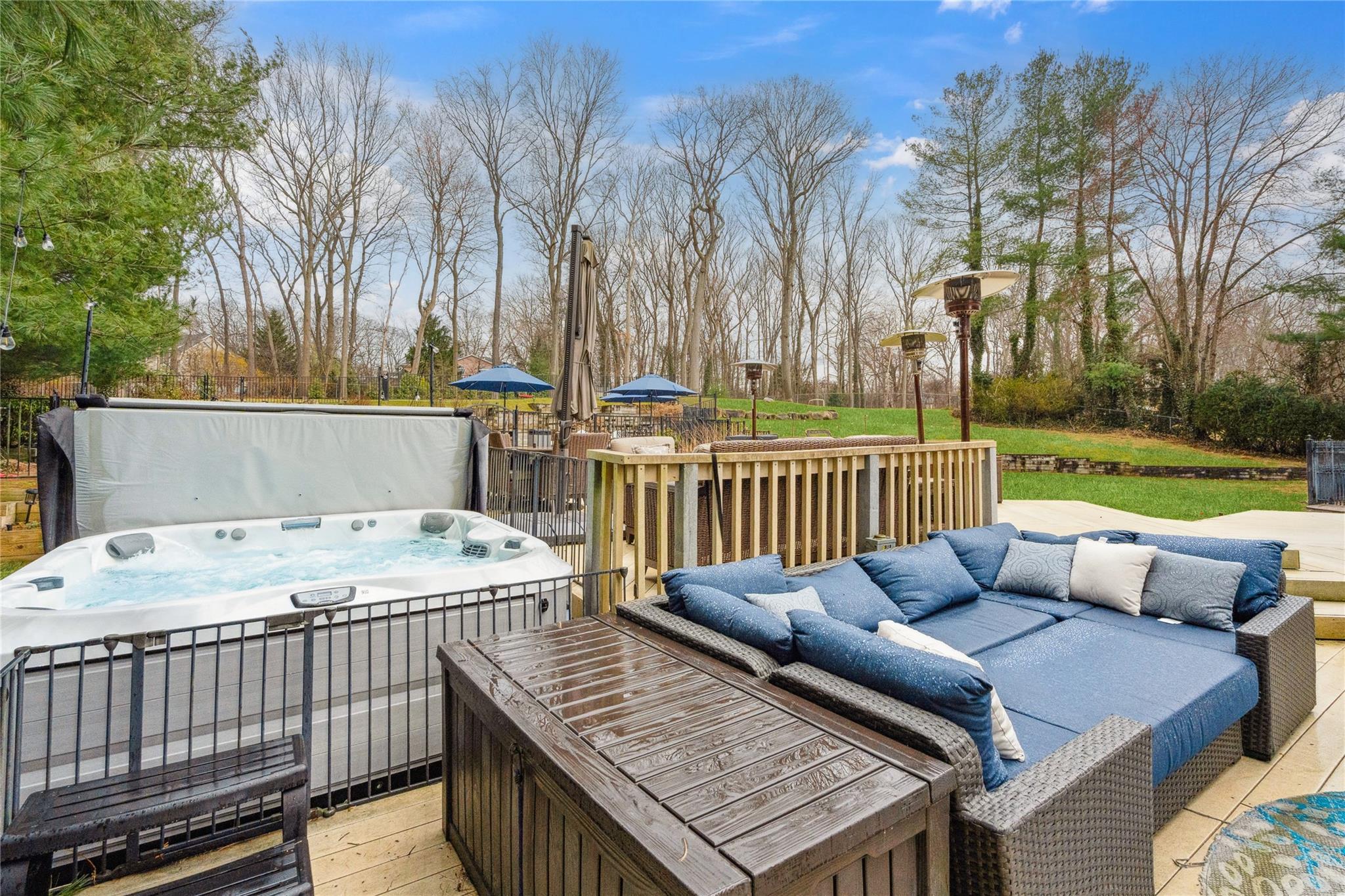 9 Suncrest Drive, Dix Hills, New York image 30