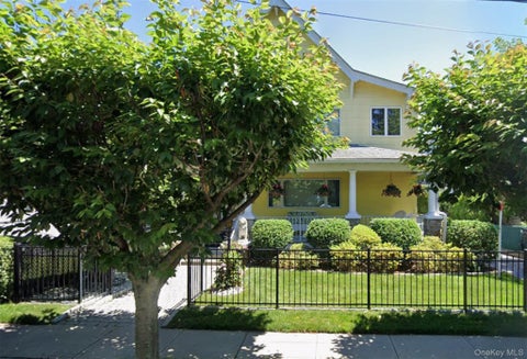 Photo of 114 Fourth Avenue #3, Pelham, NY 10803 (MLS # 1064907)